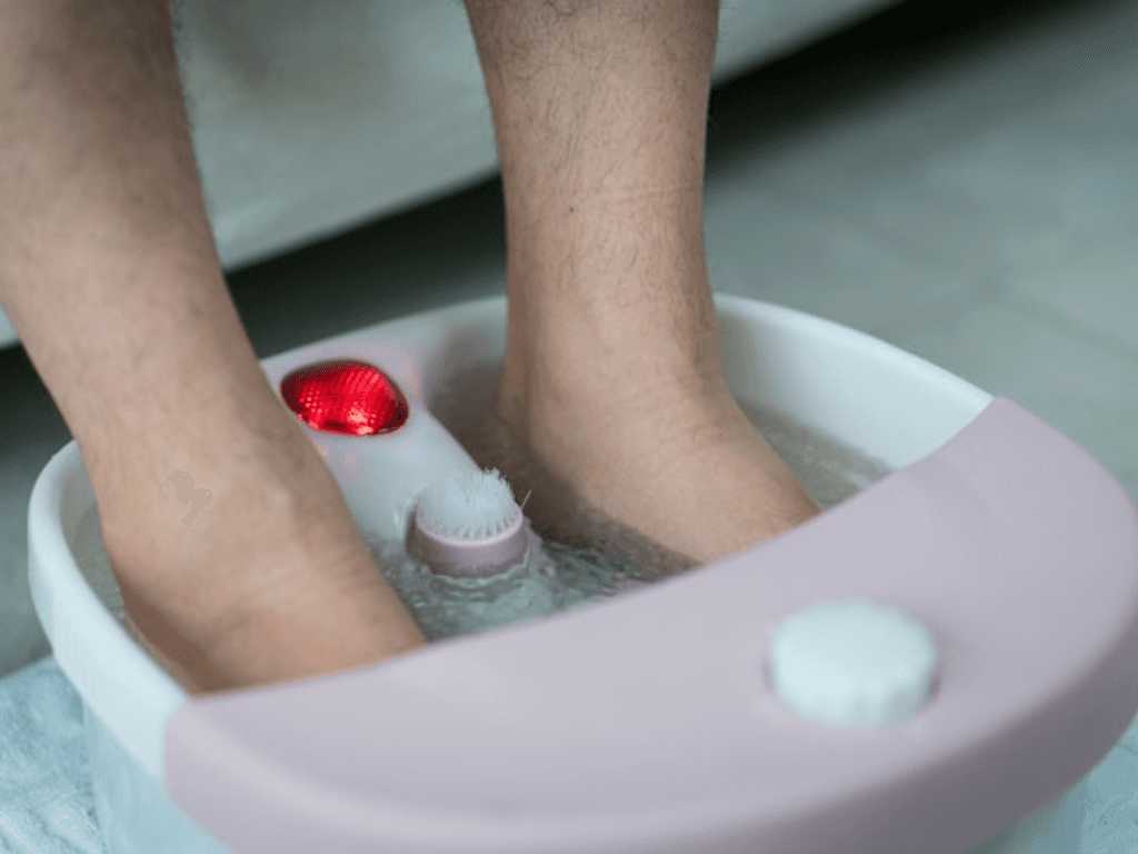 Cách sử dụng máy ngâm chân chuẩn Đông Tây kết hợp ngủ “ngon lành” đến sáng