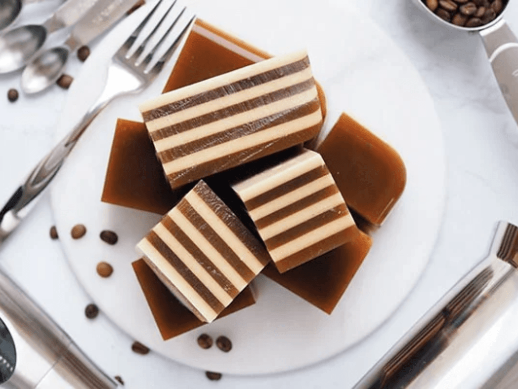 Cách làm rau câu bánh flan núng nính “đổi gió” cuối tuần dễ hơn bạn tưởng