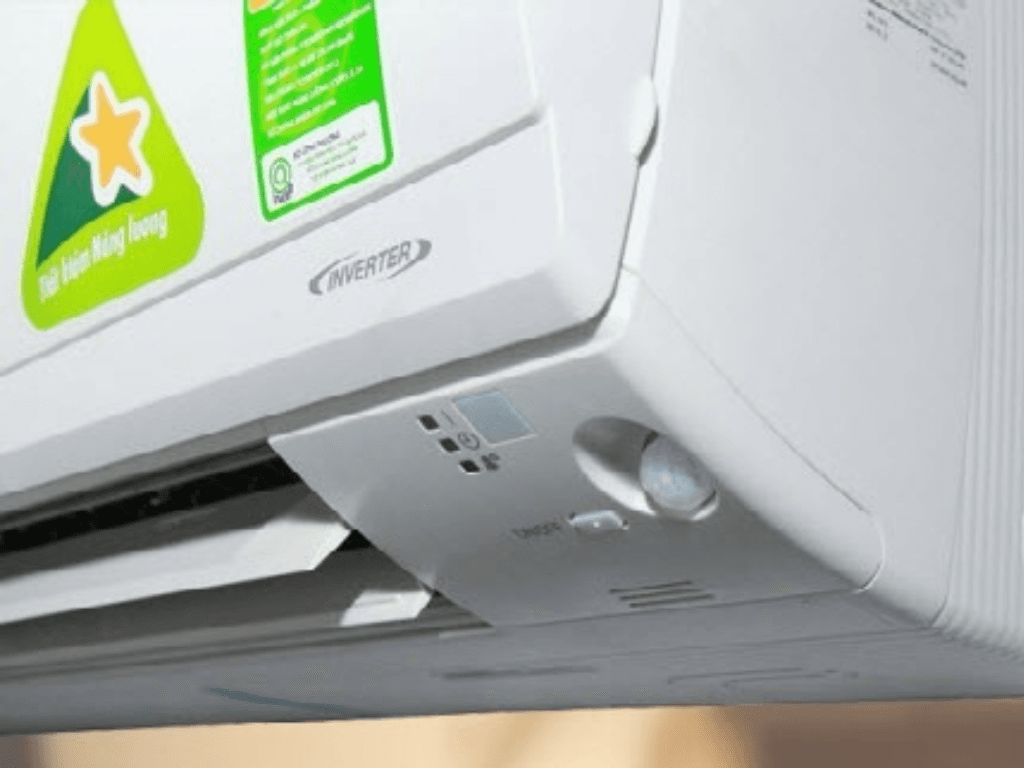 Cách bật điều hòa khi mất điều khiển “cứu nóng” giữa đêm hè oi bức