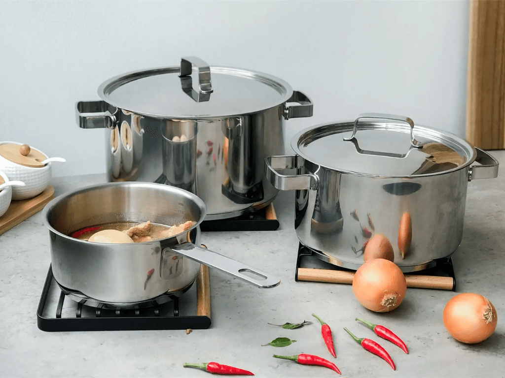 Mua nồi thủy tinh hay nồi inox để hợp gu người “nghiện nấu nướng” hiện đại