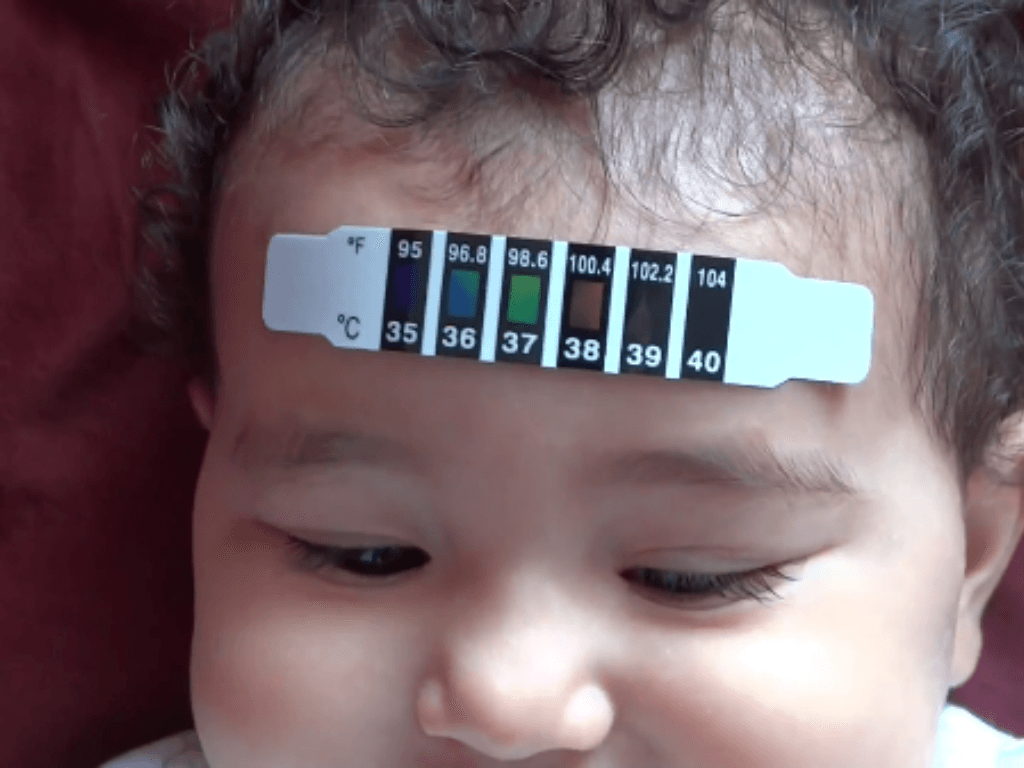 Nhiệt kế dán trán có chính xác không hay chỉ là món “tiện mà hên xui”