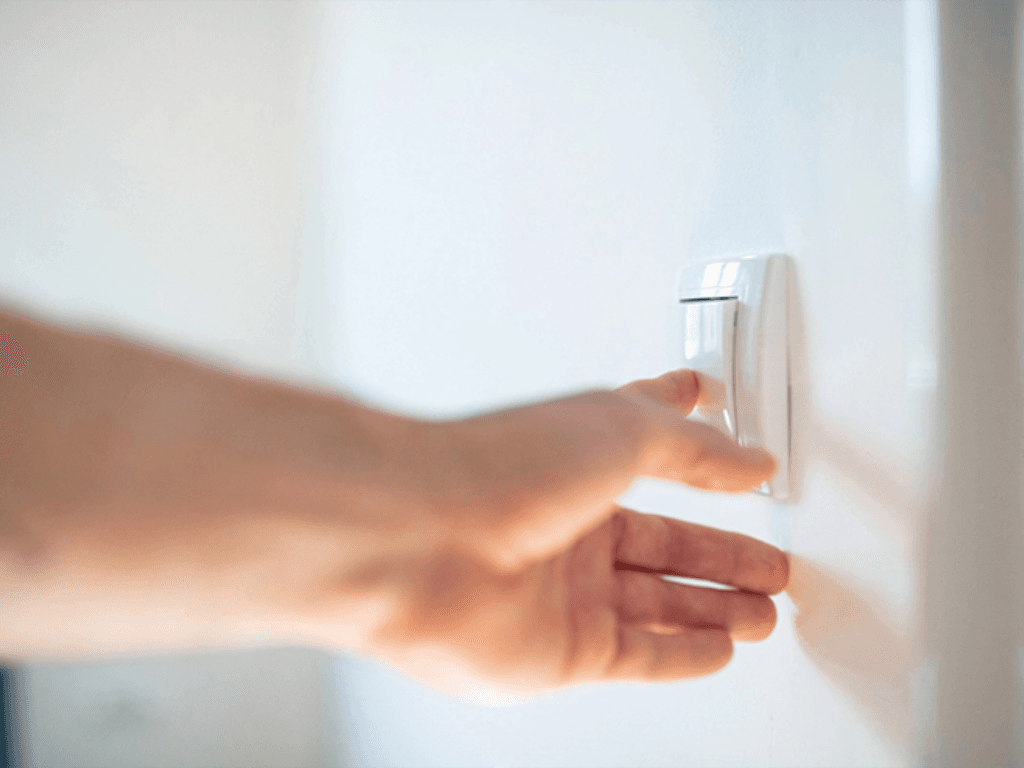 Biện pháp tiết kiệm điện năng từ các thiết bị “ngốn điện” mà bạn không ngờ tới