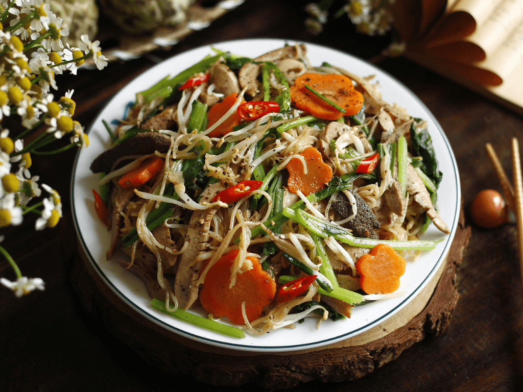 Cách làm hủ tiếu xào chay khiến người “mê thịt” cũng phải gật gù khen ngon