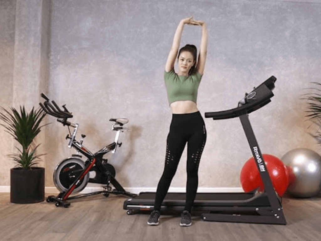 Mua máy chạy bộ hay xe đạp? Giải mã cuộc chiến “đốt mỡ” ngay tại nhà