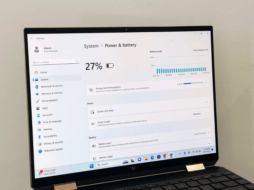Cách kiểm tra tình trạng pin laptop để tránh cảnh “đang họp thì sập nguồn”