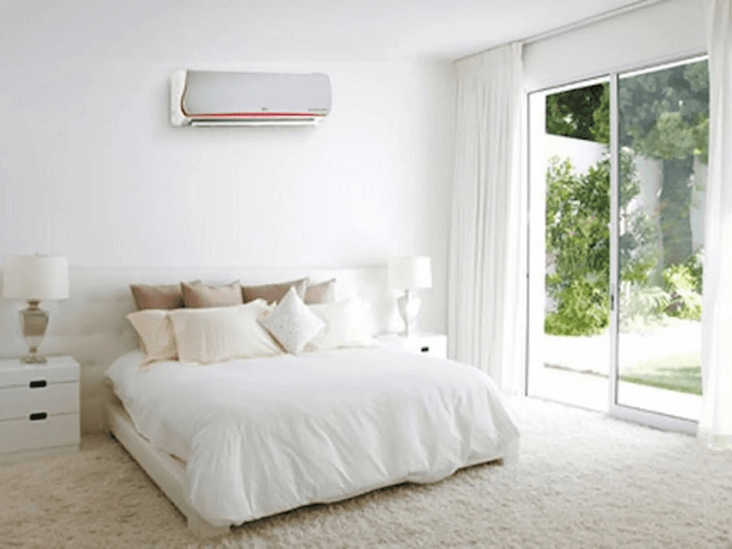 Bật điều hoà mở cửa có tốn điện không? Sự thật phũ hơn bạn nghĩ