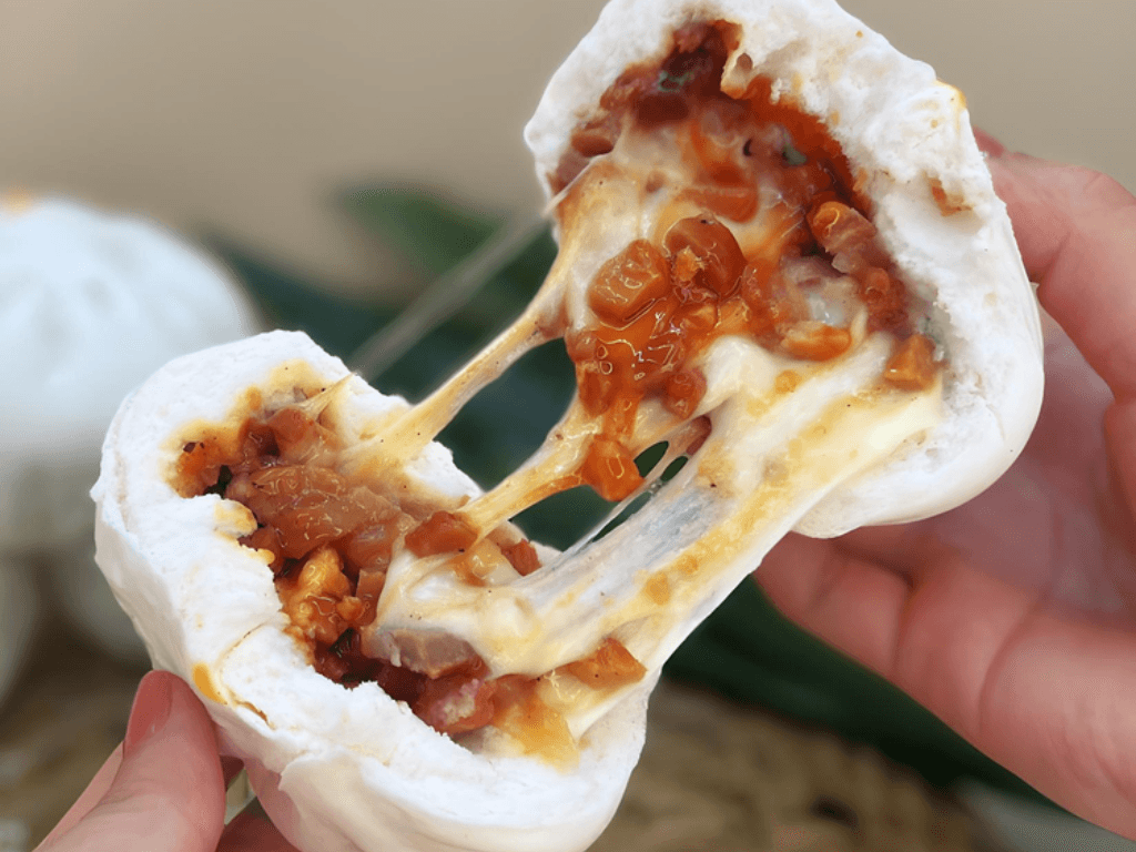 Cách làm bánh bao nhân thịt bò phô mai thơm béo chảy ngập miệng