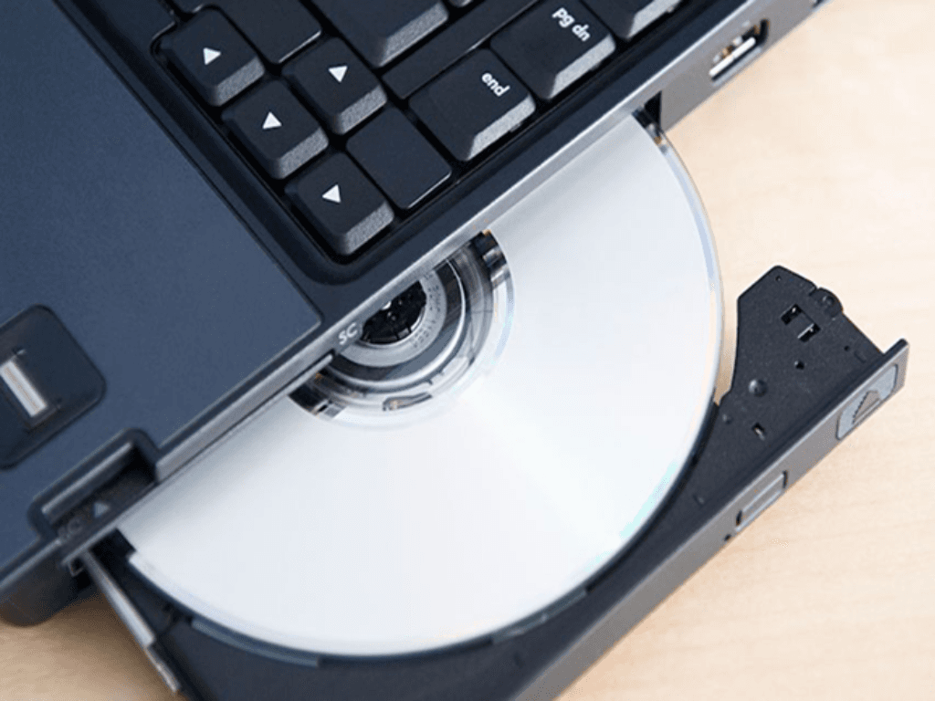 Cách xem đĩa DVD trên laptop tưởng không dễ mà dễ không tưởng