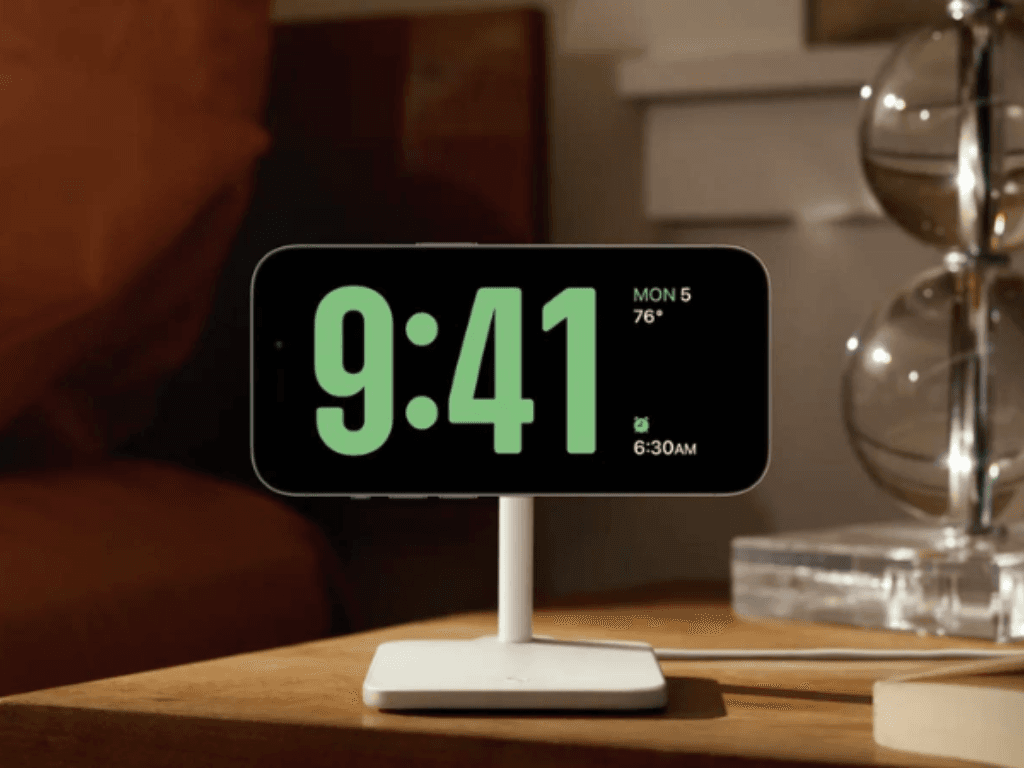 Biến iPhone thành đồng hồ để bàn tưởng chơi chơi mà sang xịn không tưởng