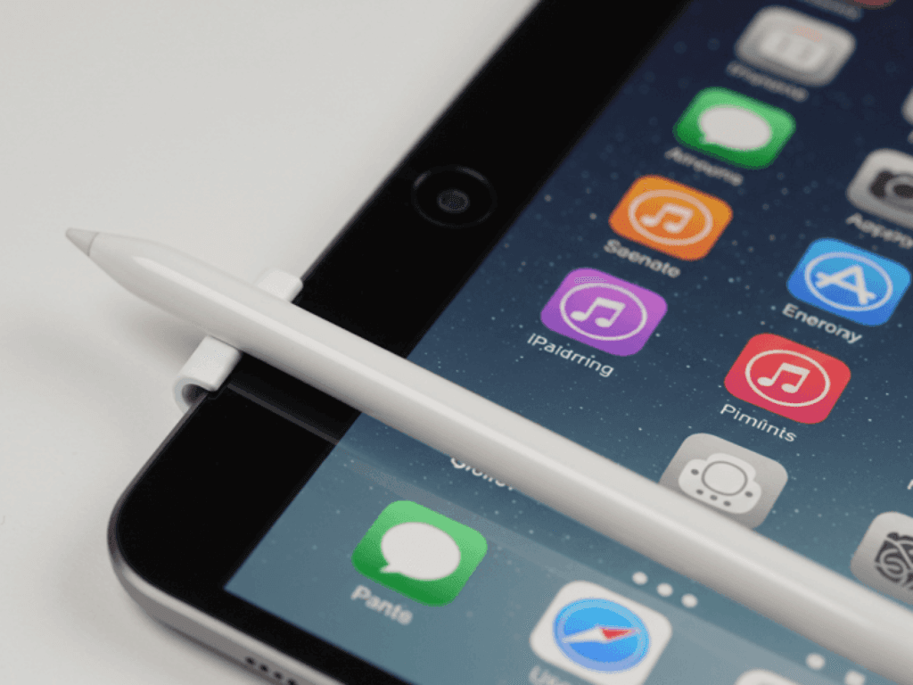 So sánh Apple Pencil 1 và 2: Đầu sạc khác nhau, cảm xúc người dùng cũng khác