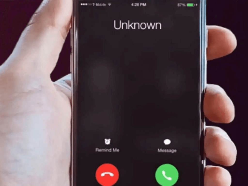 iPhone không hiện tên người gọi là dấu hiệu điện thoại cần “giải phóng” gấp