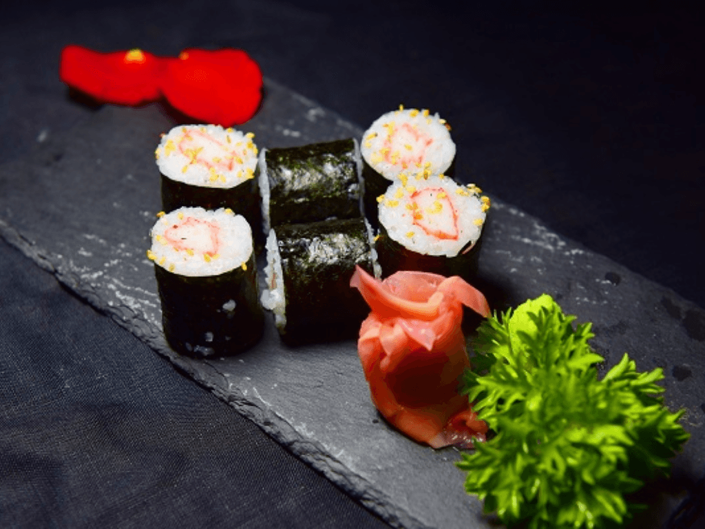 Cách làm sushi thanh cua cho bữa trưa healthy “nịnh dạ dày” cực đỉnh