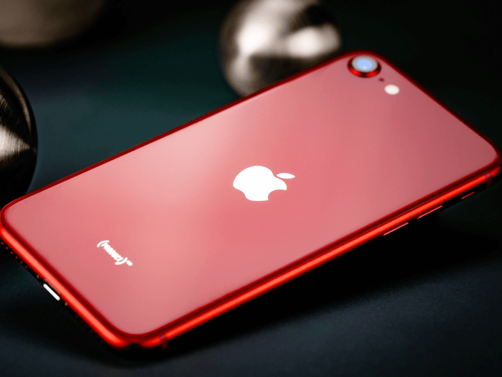 Có nên mua iPhone SE cũ để làm máy phụ “xịn xò” không sợ rơi vỡ