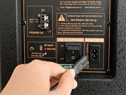 cổng DC12v trên loa kéo dùng để làm gì