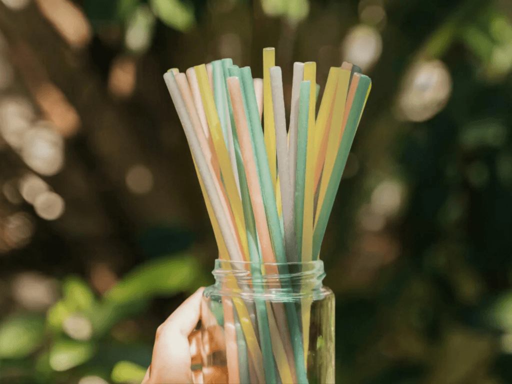 Cách làm ống hút thân thiện với môi trường vừa rẻ vừa “xanh”