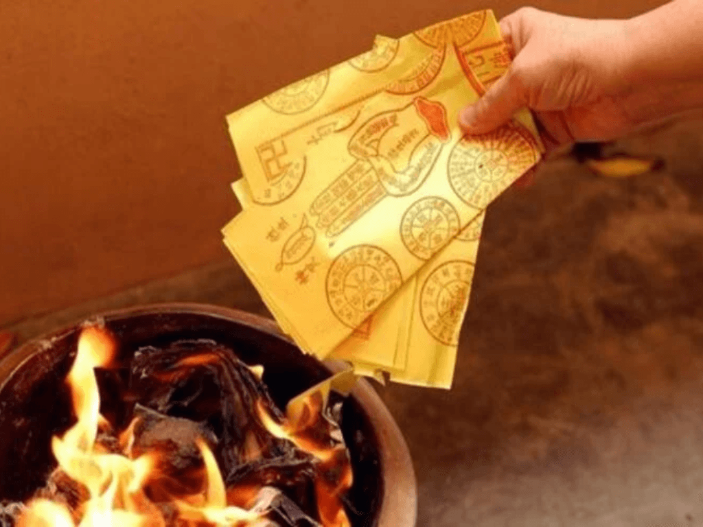 Tháng cô hồn kiêng những gì? Coi chừng “vô tình” phạm phải mỗi ngày