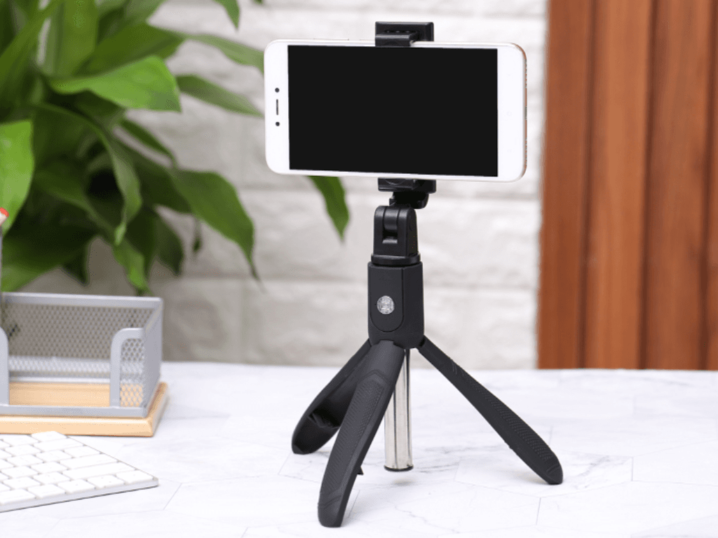 Có nên mua gậy tự sướng Bluetooth hay đầu tư tripod chuyên nghiệp