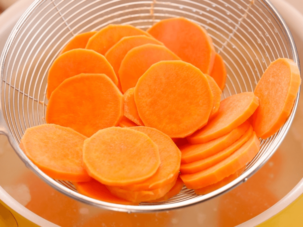 Cách làm bánh khoai lang miếng giòn rụm thơm nức nở cực “dính”