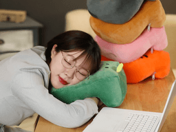 có nên dùng gối kê tay