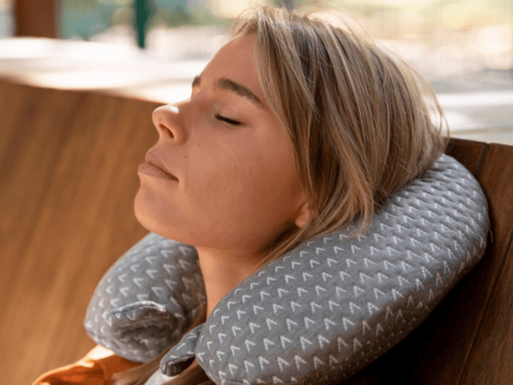 Tác dụng của gối kê cổ và những hiểu lầm phổ biến cần được “giải oan”