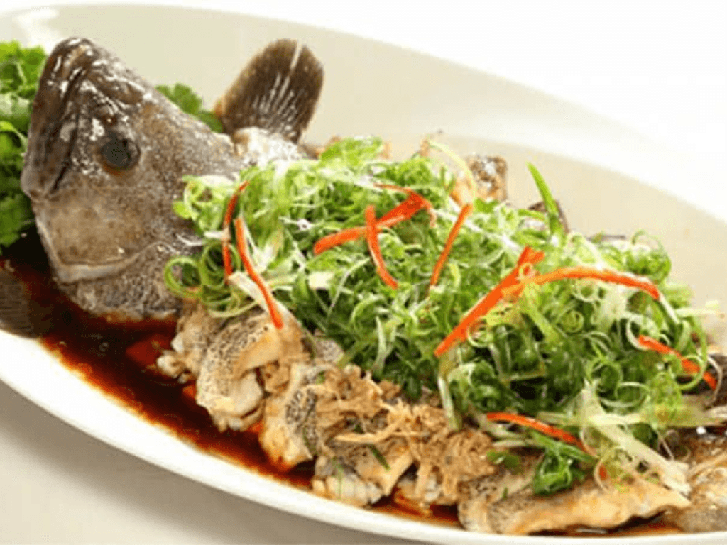 Cách làm cá mú hấp xì dầu ngon “nức” tới hàng xóm cũng phải hỏi thăm