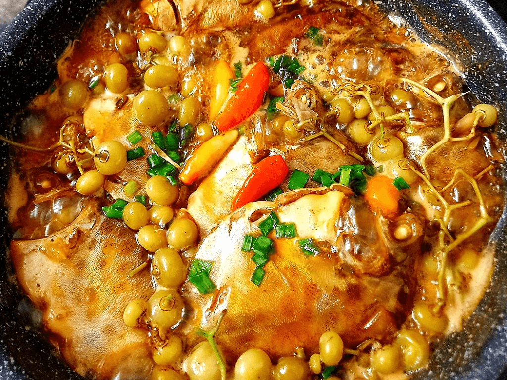 Cách làm cá nâu kho trái giác chua ngọt “gây thương nhớ” của miền Tây