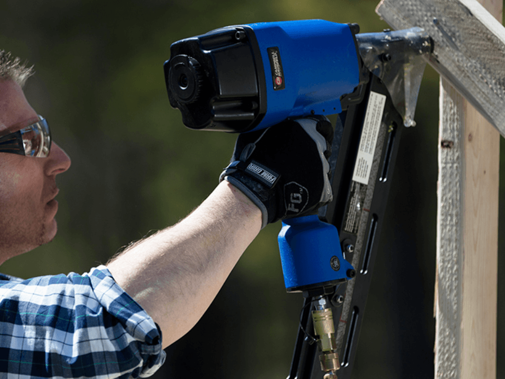 Cách sử dụng súng bắn đinh và những mẹo “thần thánh” giúp đinh vào thẳng chắc