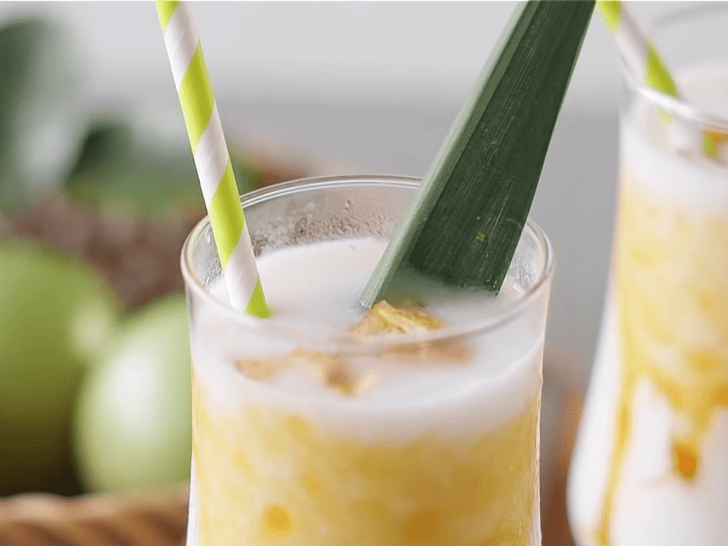 Cách làm sinh tố vú sữa mix dừa tươi mang hương vị tropical “chuẩn gu”