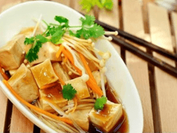 cách nấu đậu hủ sốt nấm kim châm