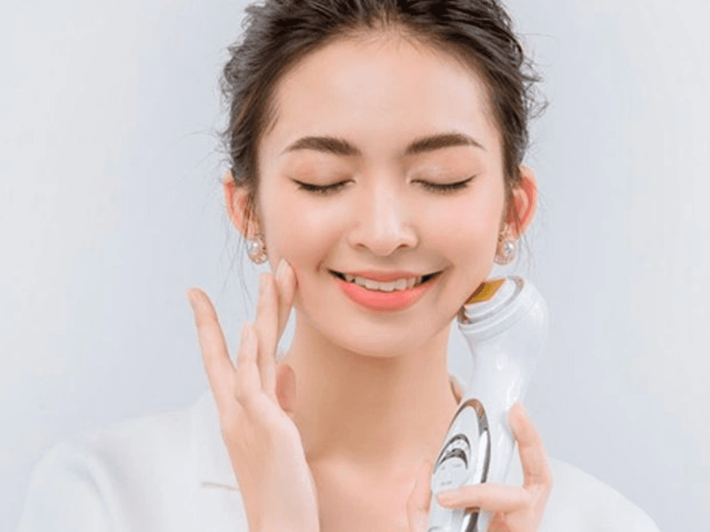 Có nên dùng máy di tinh chất mỗi ngày? Bí mật skincare mà ít ai dám tiết lộ
