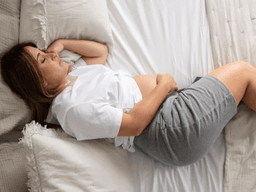 tư thế ngủ thoải mái cho bà bầu