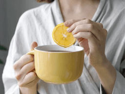 uống nước chanh buổi tối có tốt không