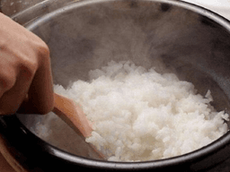 cơm bị nhão phải làm sao