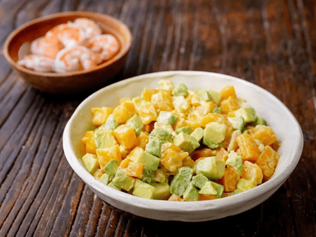 Cách làm salad bơ xoài mix sốt sữa chua tươi mát chống ngấy cực “đỉnh”
