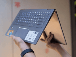 có nên mua laptop cảm ứng gập 360 độ
