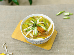 nấu canh chua chay đơn giản