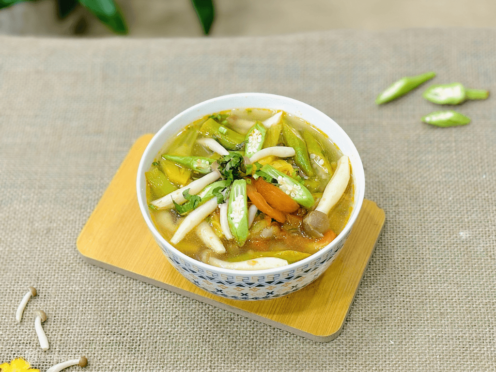 Nấu canh chua chay đơn giản nhưng đủ màu sắc bắt mắt ăn “đã mắt đã miệng”