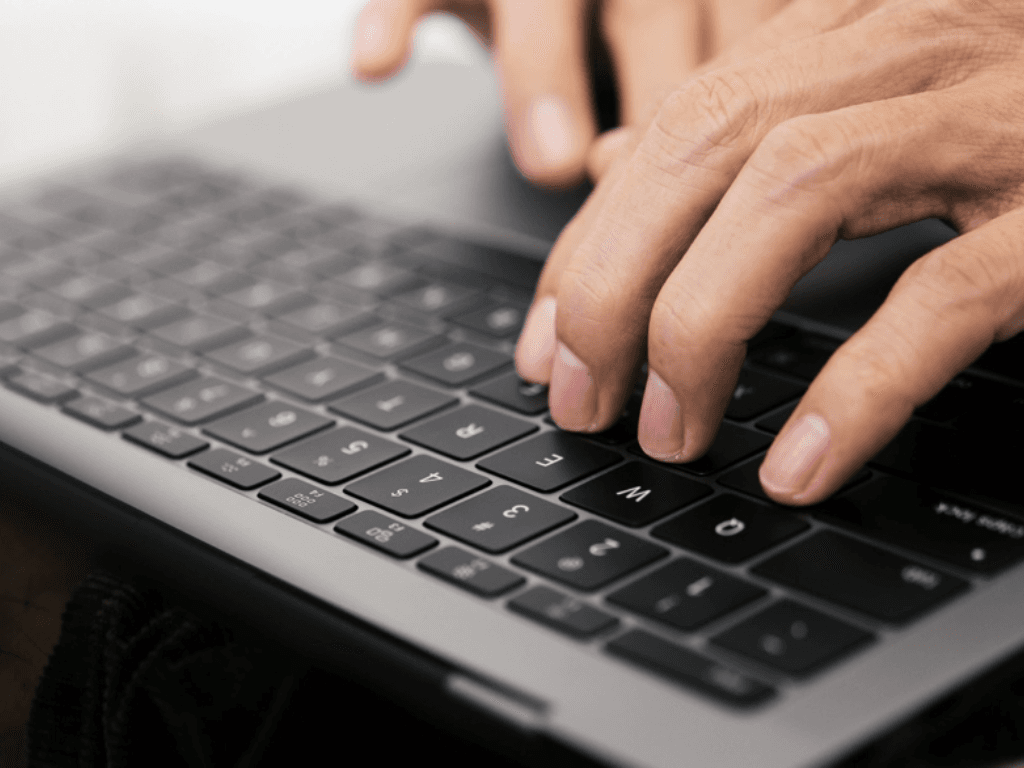 Bàn phím MacBook không gõ được chuyên gia Apple chỉ ra lỗi “chí mạng”