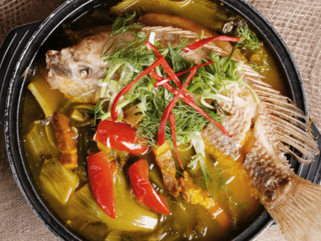 Cách làm cá diêu hồng om dưa vừa chua vừa béo trời mưa ăn là “đúng bài”