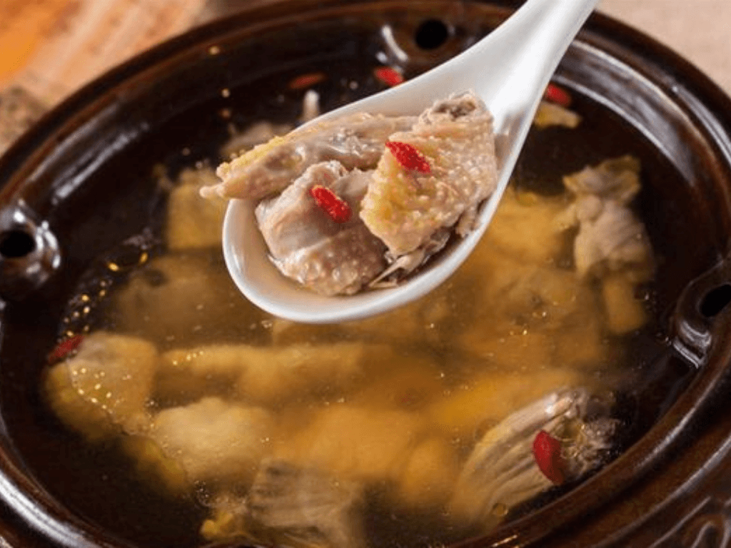 Cách nấu canh gà của người Trung Quốc tiết lộ công thức “ngự thiện phòng” xưa