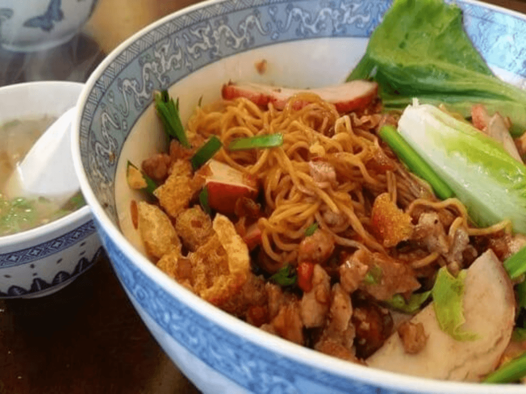 Cách làm mì xào xá xíu kiểu Hoa nhanh gọn mà vẫn ngon đỉnh như “masterchef”