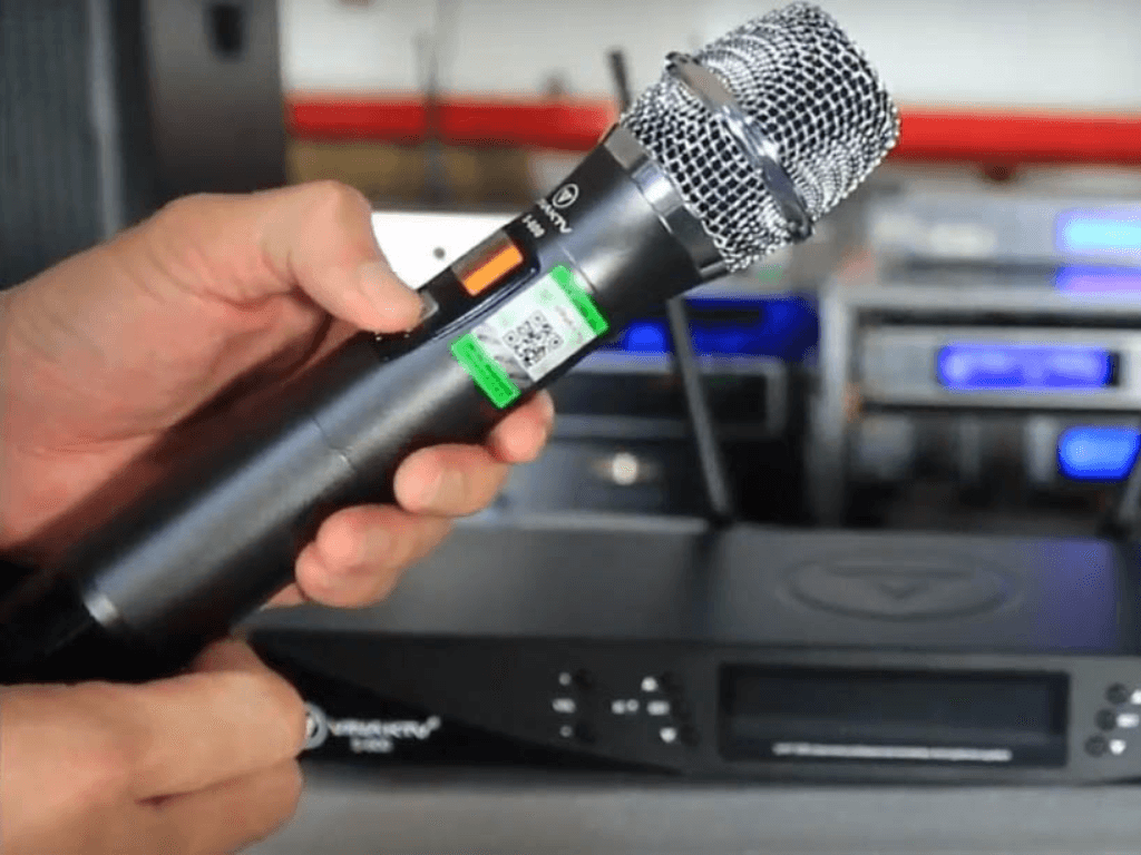 Sửa micro không dây mất tín hiệu với “chiêu” đơn giản giúp âm thanh mượt mà