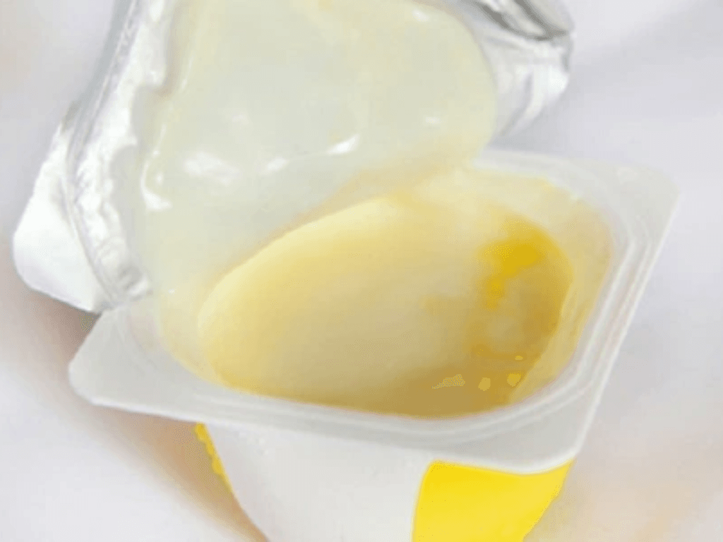 Trẻ bao nhiêu tháng ăn được váng sữa? Bí kíp giúp bé tăng cân “vù vù” khỏe mạnh