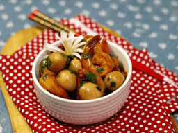 cách kho trứng cút với tôm