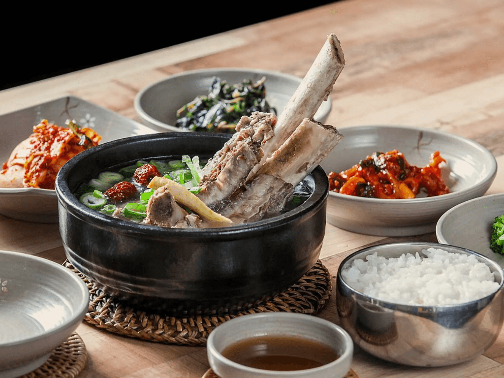 Cách nấu canh sườn bò Hàn Quốc món ăn “giữ chân” cả nhà quây quần suốt tuần