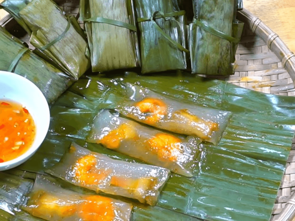 Cách làm bánh bèo lá nhân tôm thơm béo kết hợp nước chấm đảm bảo “đê mê”