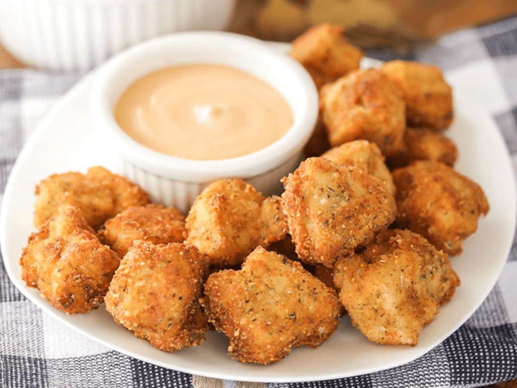 Cách làm ức gà chiên giòn thịt mềm ẩm chấm dứt chuỗi ngày ăn kiêng "đau khổ"