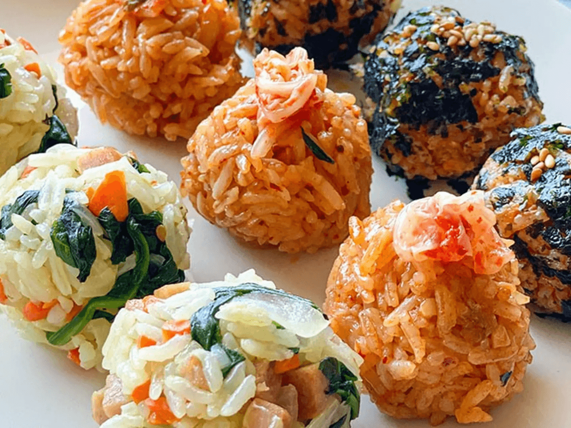 Cách làm cơm nắm rong biển siêu nhanh cực tiện mang đi picnic hay đi làm