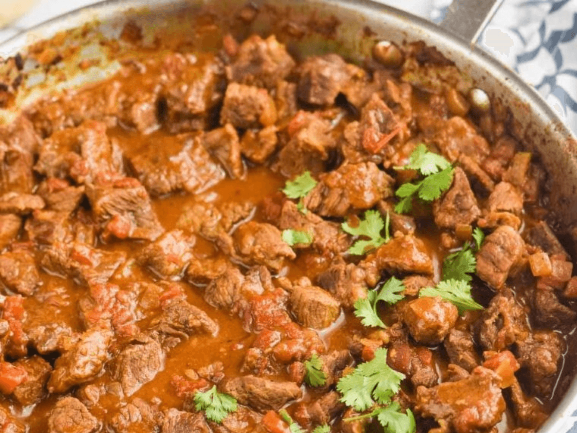 Cách nấu cà ri bò ăn bánh mì khiến cả nhà “sốt xình xịch” vì quá ngon