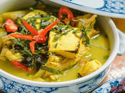 cách nấu cá trê om chuối đậu